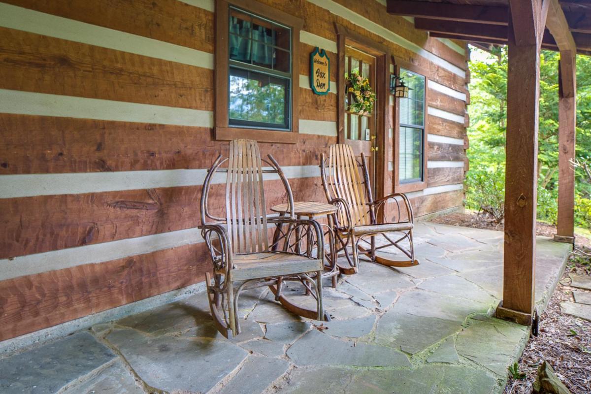 Fox Den, 2 Bedrooms, Sleeps 4, Whirlpool Tub, Deck, Yard, Hot Tub Gatlinburg Buitenkant foto